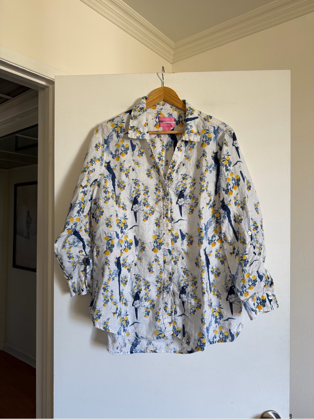 Isaac Mizrahi Linen White Animal Print Parrot Button Down Blouse size 1X EUC - Picture 3 of 7